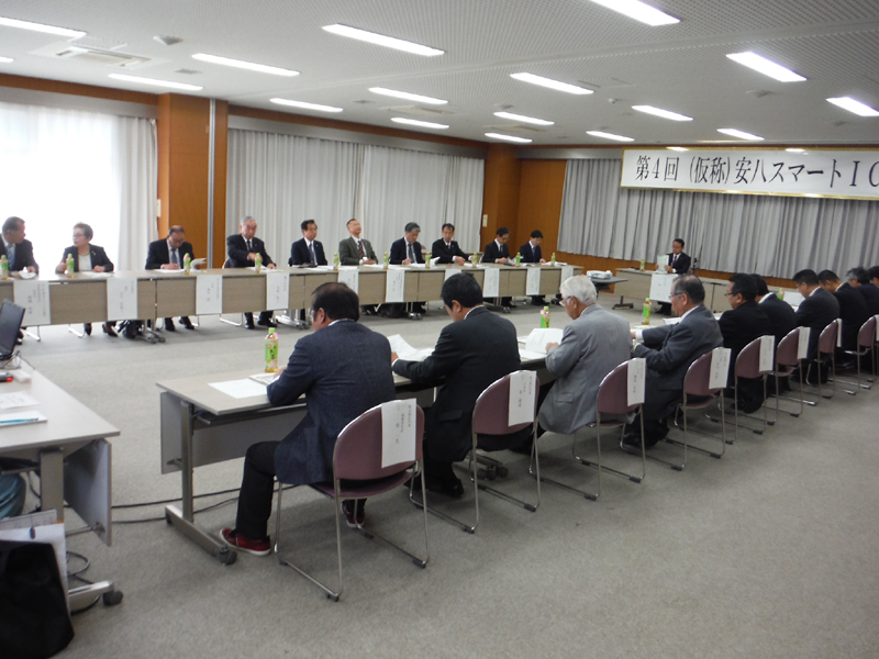第4回「（仮称）安八スマートIC地区協議会」の様子1